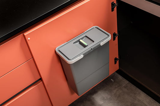 Poubelle 12L a fixer sur porte