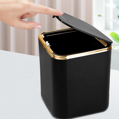 yuejuhe Mini Poubelle de Table avec Couvercle 2L, Petite Poubelle Cuisine, pour Salle de Bain, Plan de Travail, Sdb, Chambre, Bureau Enfant, Voiture (Noir)
