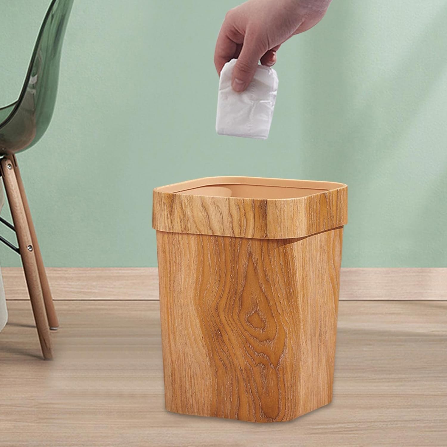 Poubelle en bois interieur