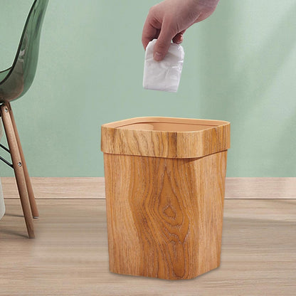 Poubelle en bois interieur